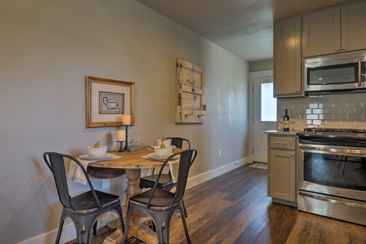 Cozy Home Blocks To Georgetown Square And Su! 외부 사진