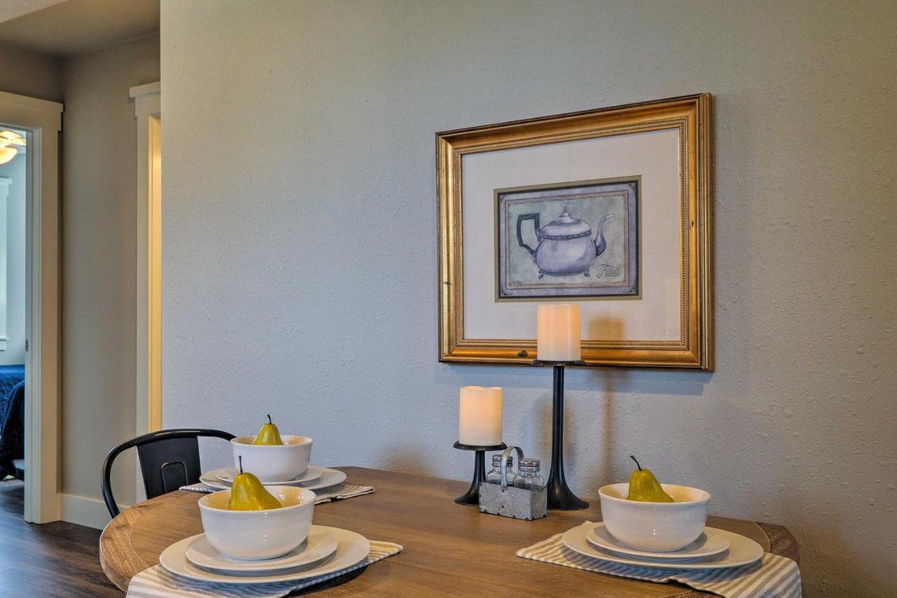 Cozy Home Blocks To Georgetown Square And Su! 외부 사진